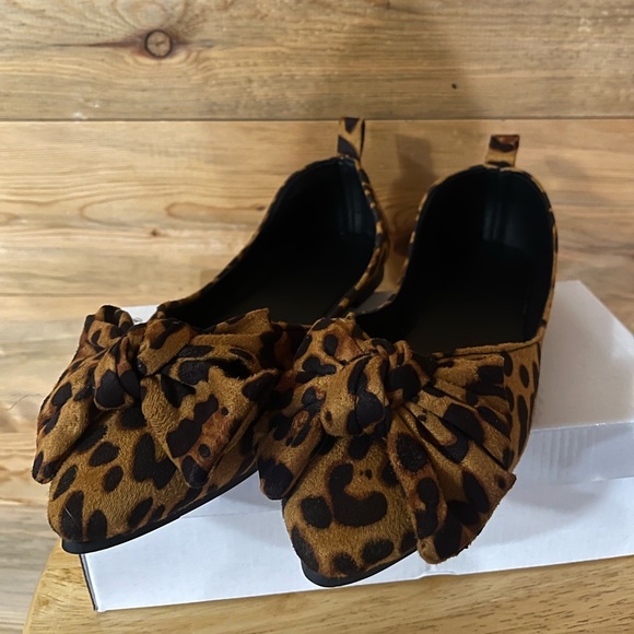 New SHEIN leopard flats size CN39 (US 7/5) - Picture 2 of 6